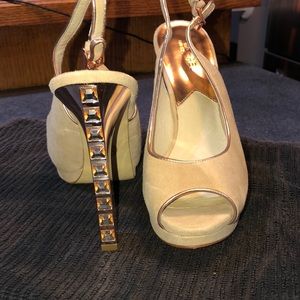 🔥Tan & Rose gold Michael Kors peep toe 💋